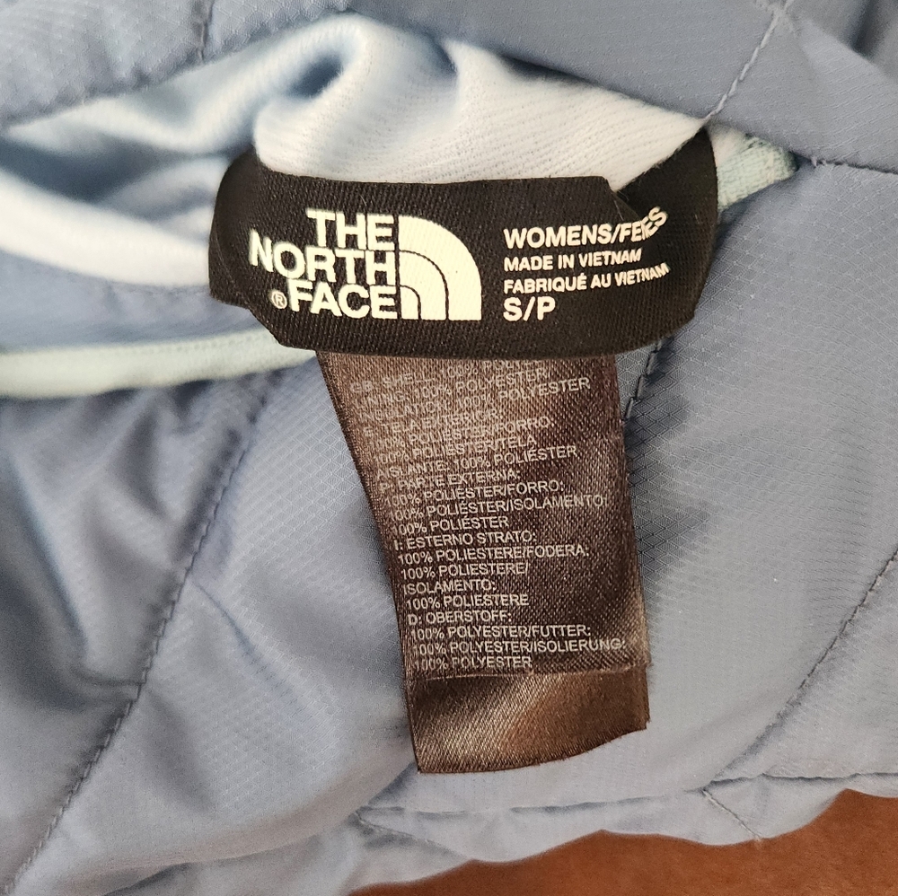 The North Face Reversible Blue Puffer Vest - Picture 9 of 9